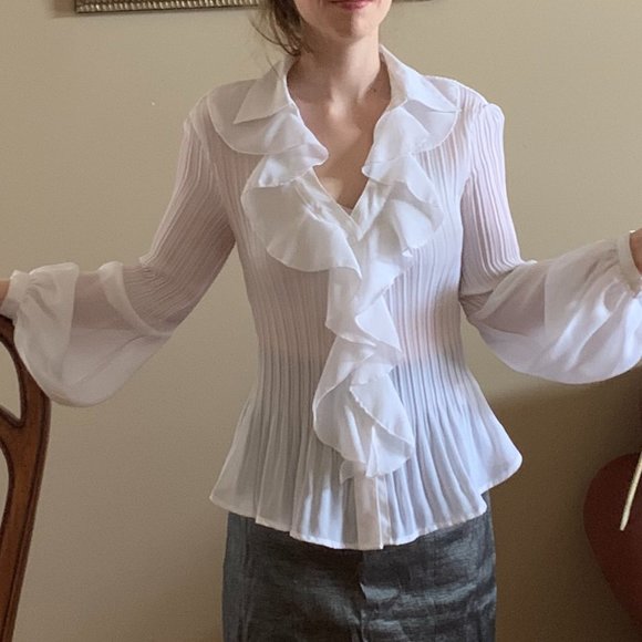 White blouse - Picture 2 of 4